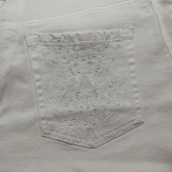 Womens WHITE STUNNING Demin size‎ 8 Gloria Vanderbilt Amanda Skimmer capri 16” - Picture 3 of 12